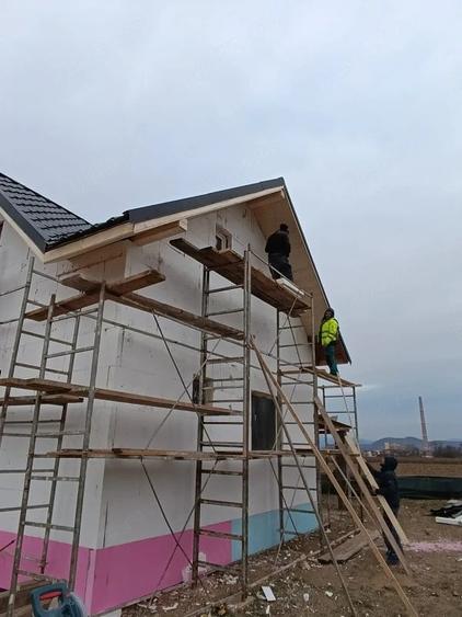 Casă cu Teren 1000 Mp în Central