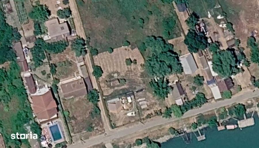 Teren de 4900 mp, în Maliuc