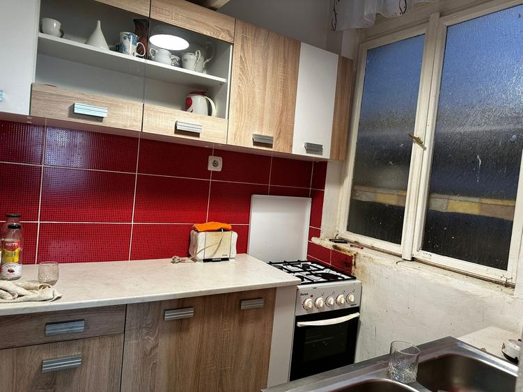Apartament cu 4 camere semidecomandat în Ultracentral