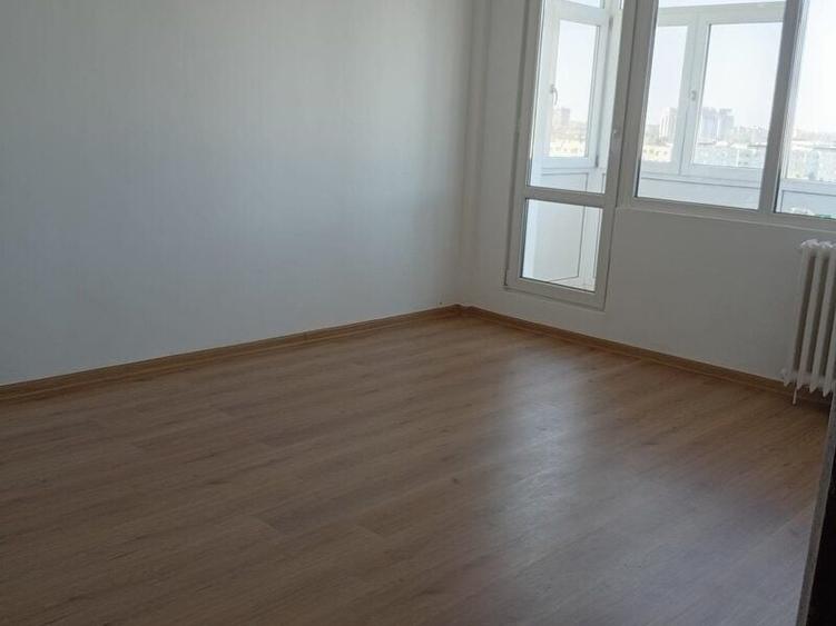 Apartament cu 2 camere semidecomandat în Fundeni