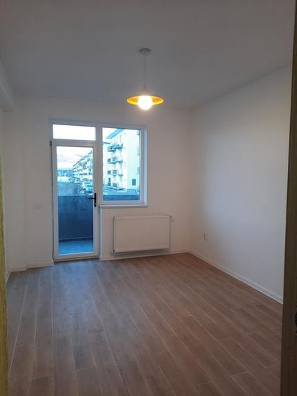 Apartament la parter cu destinație comercială , 51,9 mp, zona Terra - 5