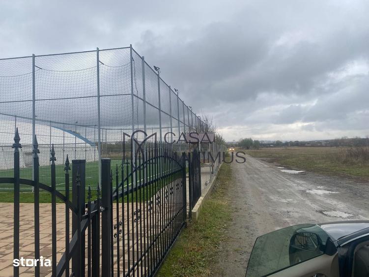 Teren de 400 mp, în Terezian