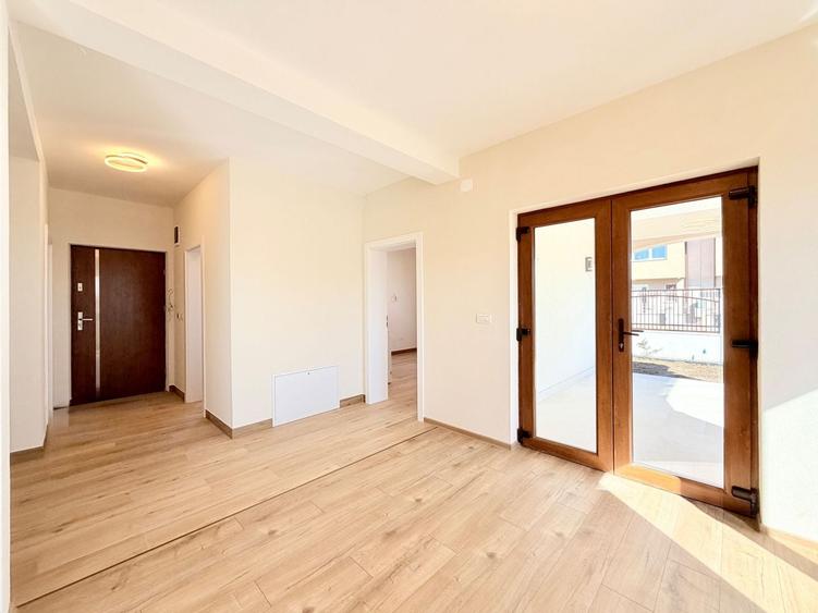 Duplex cu 5 camere cu Canalizare în Dumbrăvița