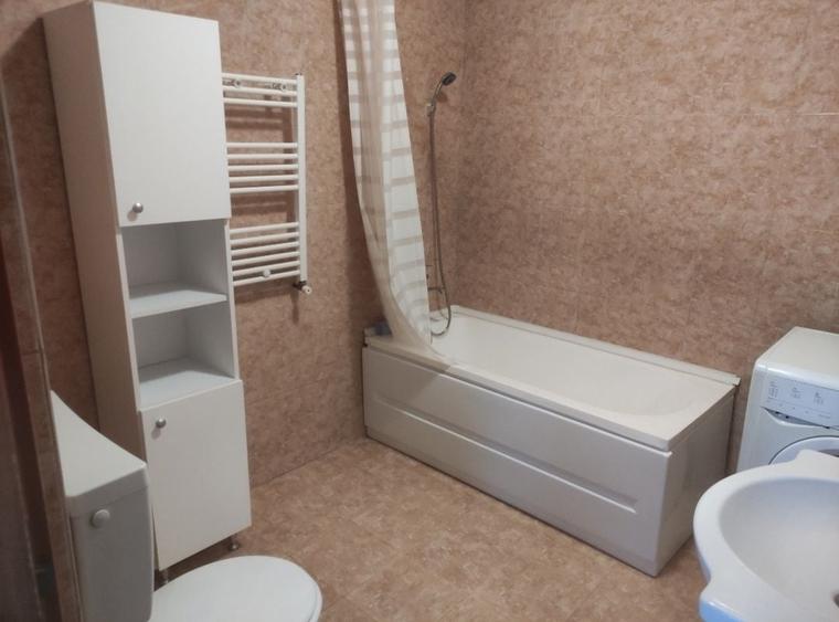 Apartament cu 3 camere decomandat în Fortuna