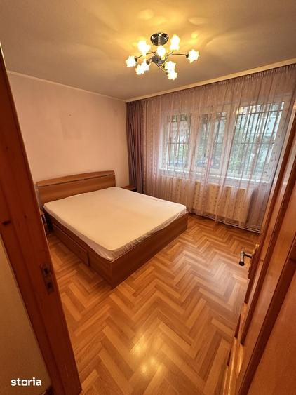 Apartament cu 3 camere semidecomandat, mobilat în Orizont