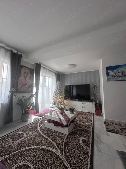 Casă cu 3 camere în Berceni