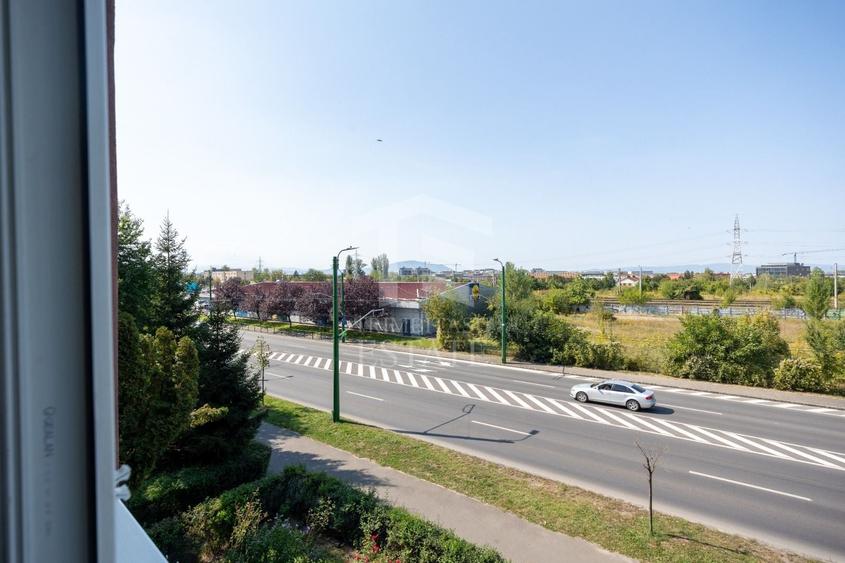 Apartament cu 2 camere decomandat, mobilat în Triaj