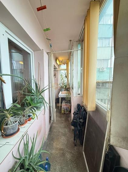 Apartament cu 3 camere decomandat, mobilat în Titulescu