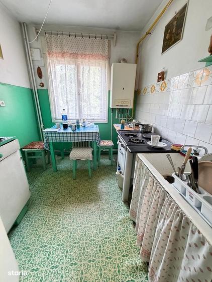 Apartament cu 4 camere în Podu Roș