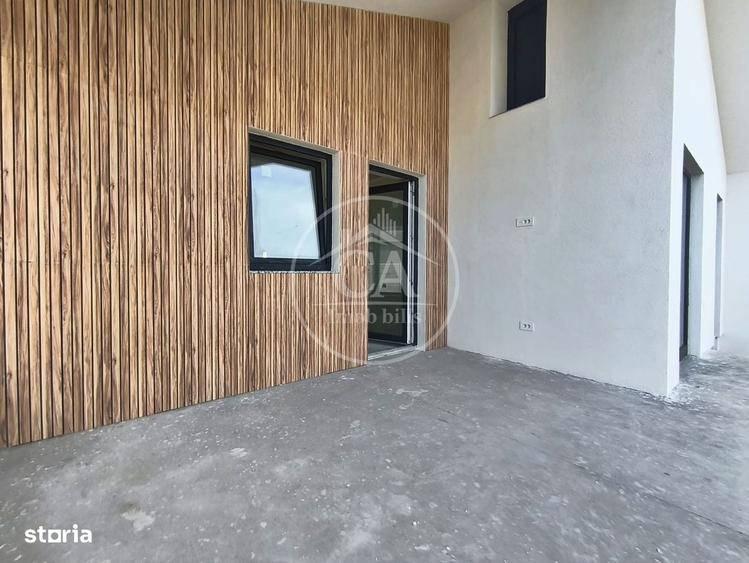 Casă cu 4 camere decomandat în Sântandrei