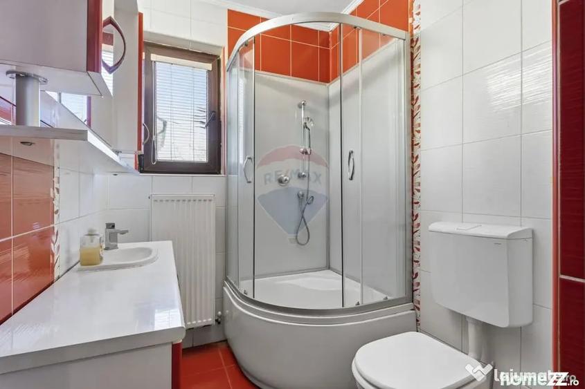 Casă cu 5 camere cu Teren 500 Mp în Șofronea