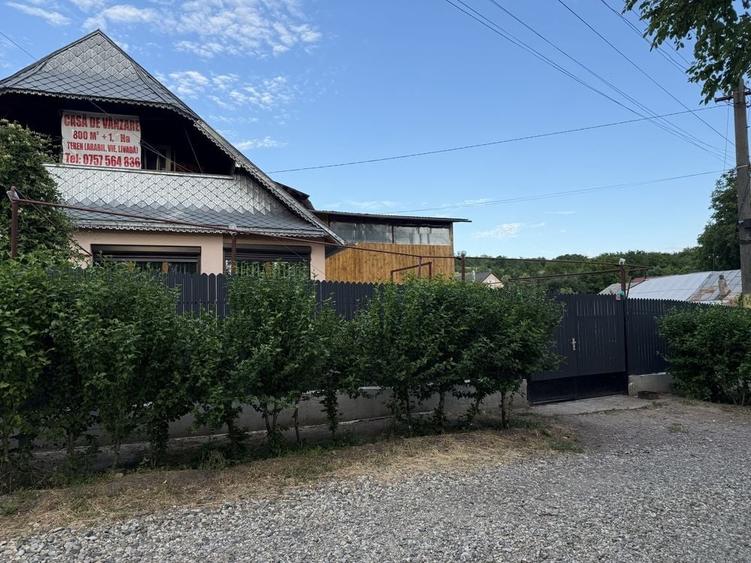 Casă cu 4 camere în Podu Turcului