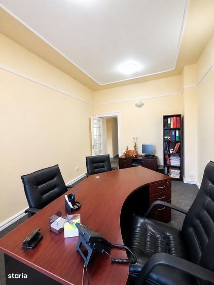 Casă cu 4 camere în Central