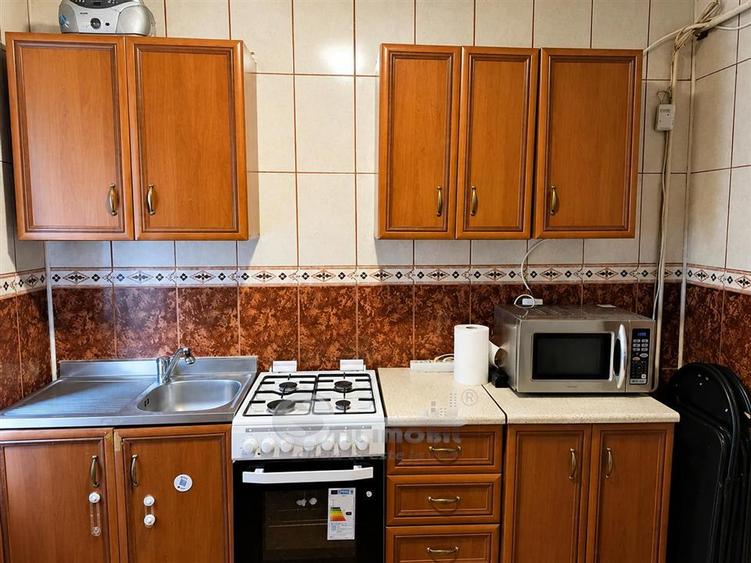 Apartament cu 3 camere semidecomandat în Primăverii