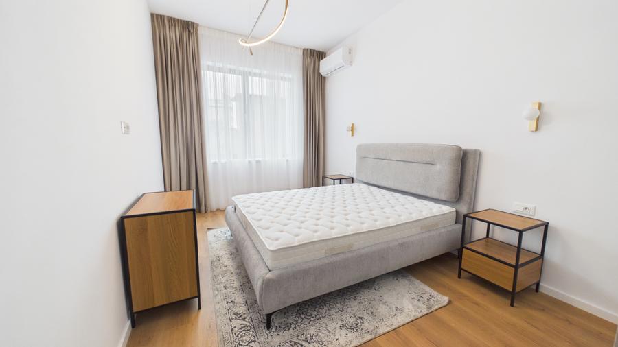 Apartament cu 3 camere semidecomandat în Grivița