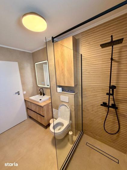 Apartament cu 4 camere decomandat în Turnișor