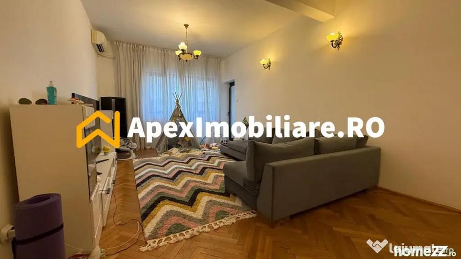 Apartament cu 3 camere semidecomandat, mobilat în Universitate