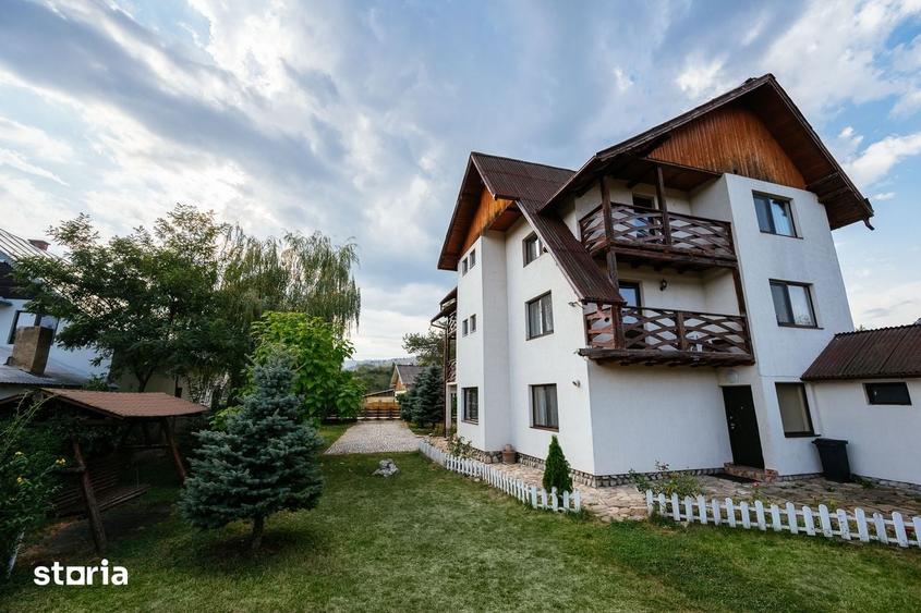 Casă cu 8 camere cu Teren 900 Mp în Mănăstirea Humorului