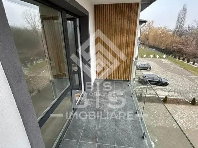 Apartament cu 4 camere semidecomandat în Vest