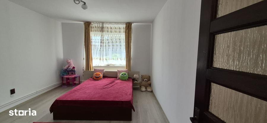 Casă cu 3 camere cu Teren 1165 Mp în Gârdani