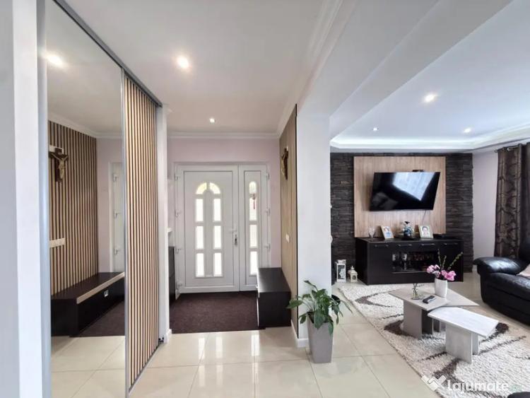 Casa individuala finisata cu 5 camere, Garaj, Sarmas, 0% Com - 1