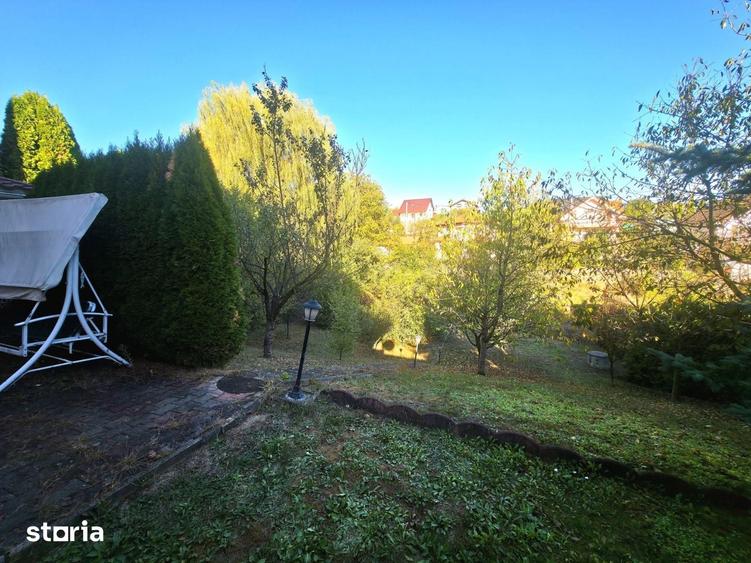 Casă cu 7 camere cu Teren 920 Mp în Livezeni