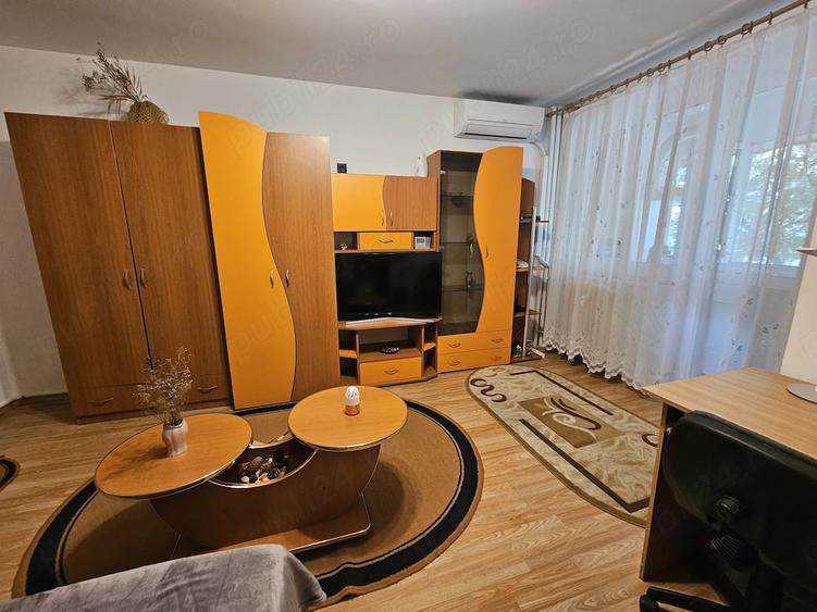Garsonieră decomandată în Brazda lui Novac