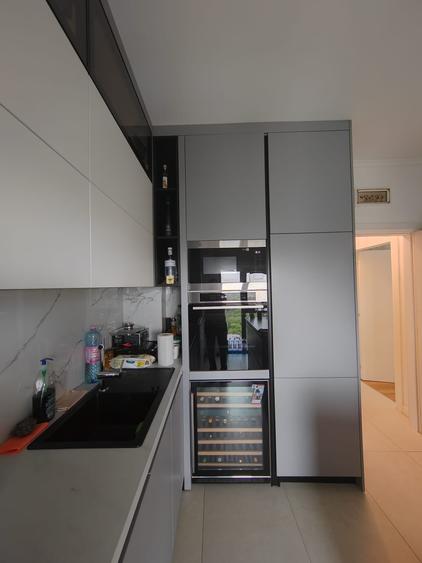 Apartament cu 3 camere în Splaiul Unirii