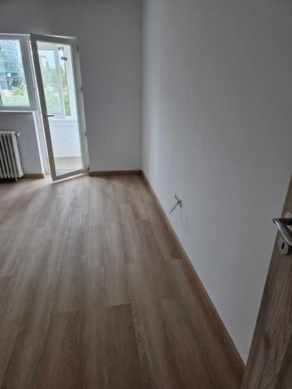 Apartament cu 3 camere decomandat în Splaiul Unirii