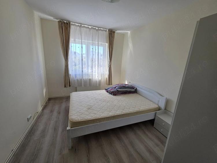 Apartament cu 3 camere decomandat în Ștefan cel Mare