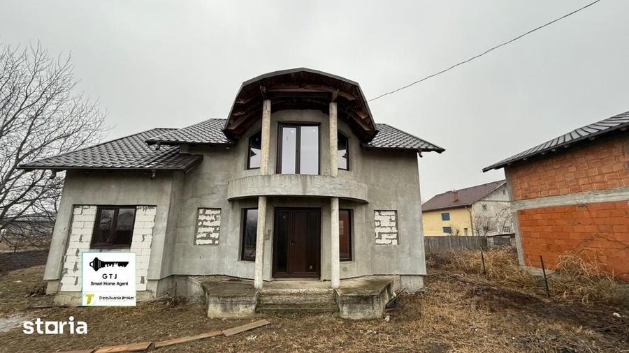 Casă cu 6 camere cu Teren 770 Mp în Câmpineanca