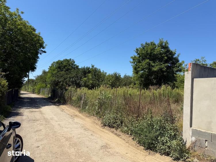 Teren de 1100 mp, în Bercu Roșu