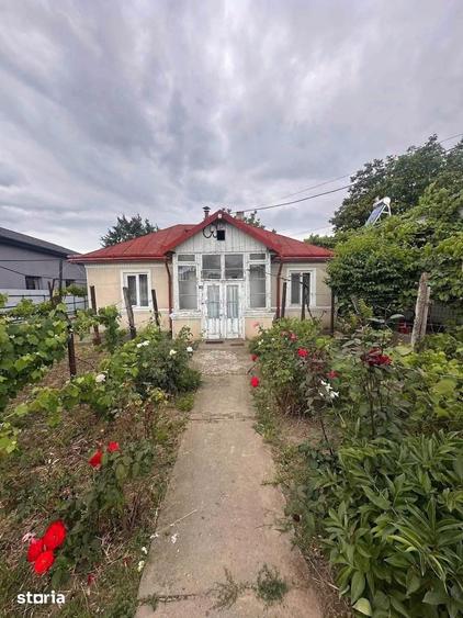 De vanzare casa in Roman, zona Pietei Mari, teren drept de 1300mp - 4