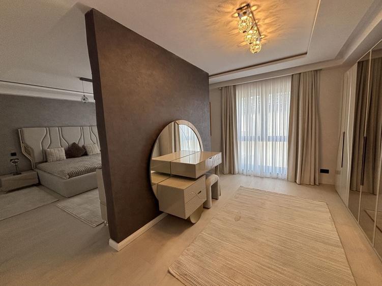 Duplex cu 6 camere cu Canalizare în 1 Decembrie 1918