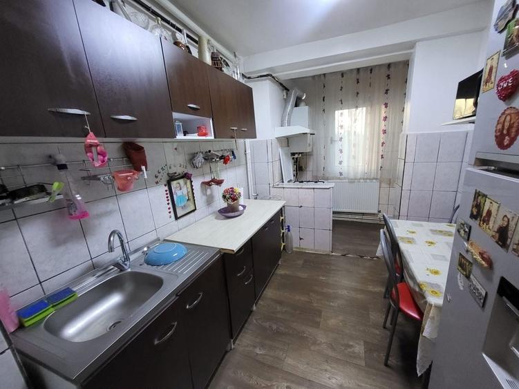Apartament cu 3 camere, mobilat în Țiglina 3