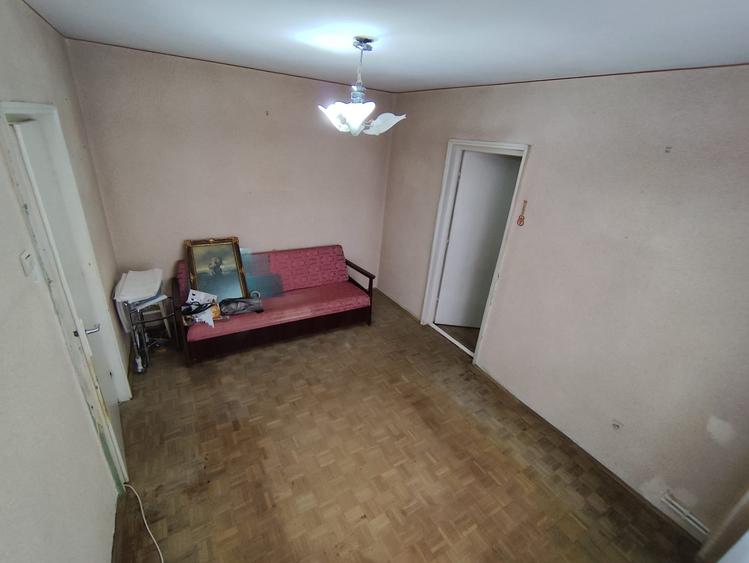 Apartament cu 3 camere semidecomandat în Dunărea