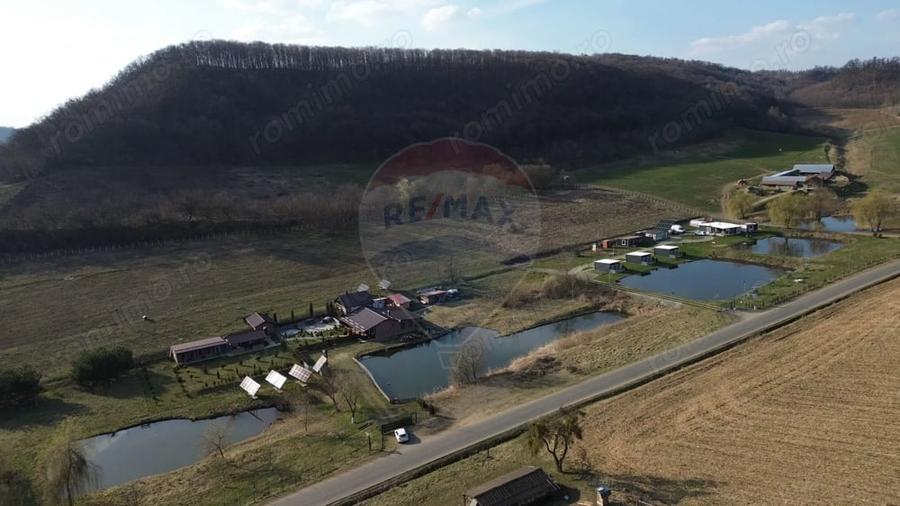 Teren de 7000 mp, în Hoghilag