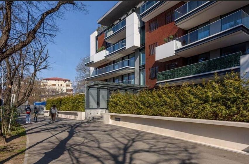 Apartament cu 4 camere, mobilat în Aviatorilor