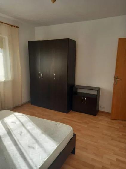 Apartament cu 3 camere decomandat în Terezian