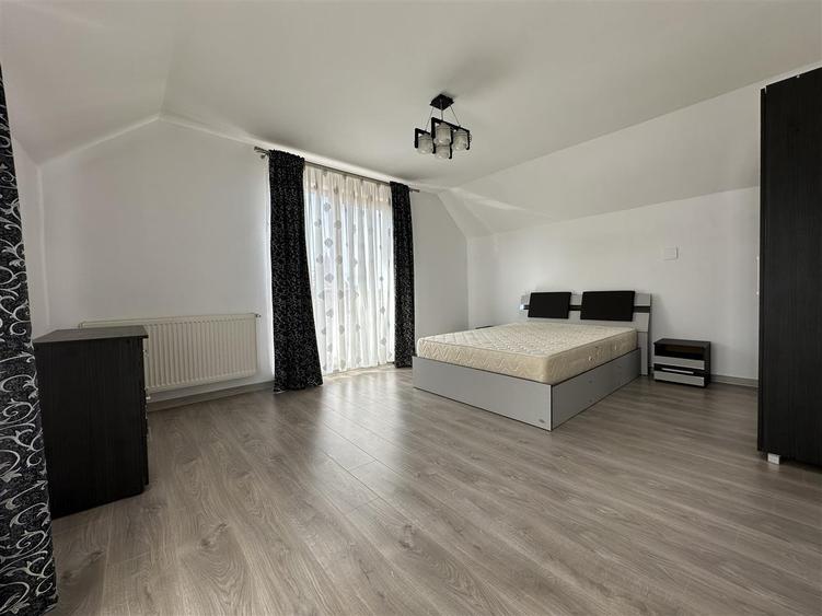 Casă individuală cu 5 camere cu Teren 200 Mp în Zorilor