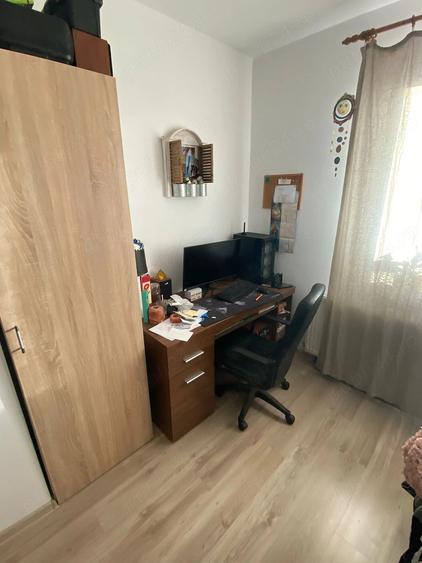 Apartament cu 3 camere decomandat în Dobroești