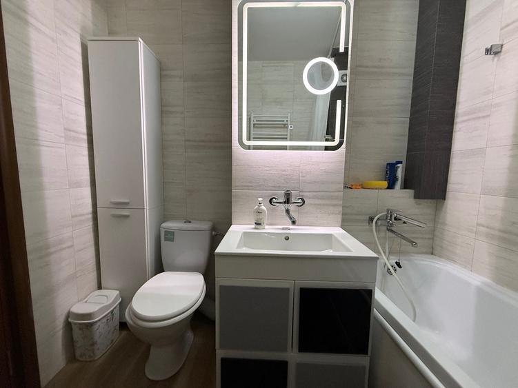 Apartament cu 2 camere decomandat, mobilat în Poiana Câmpina