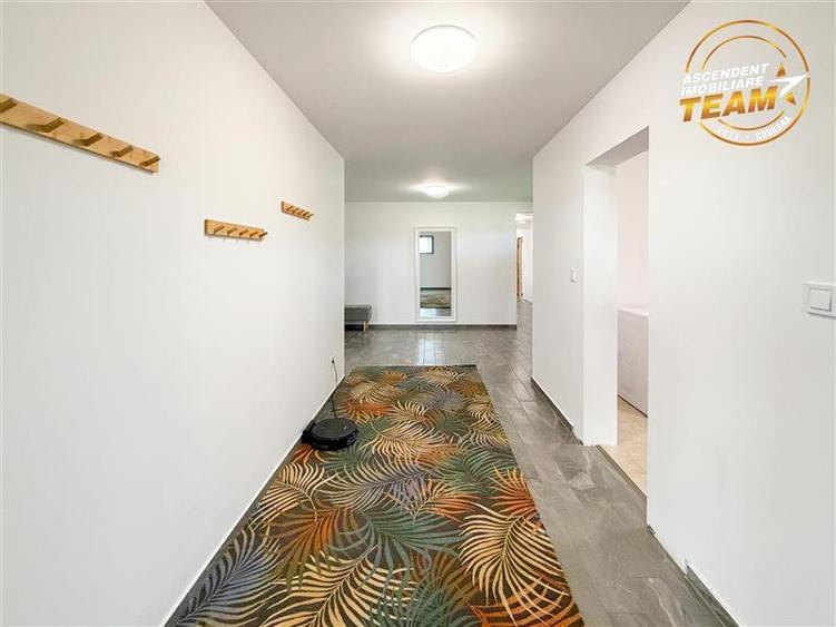 Casă individuală cu 4 camere cu Teren 800 Mp în Periferie