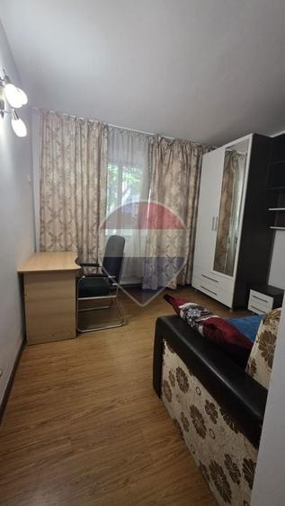 Apartament cu 3 camere decomandat, mobilat în Podu Roș