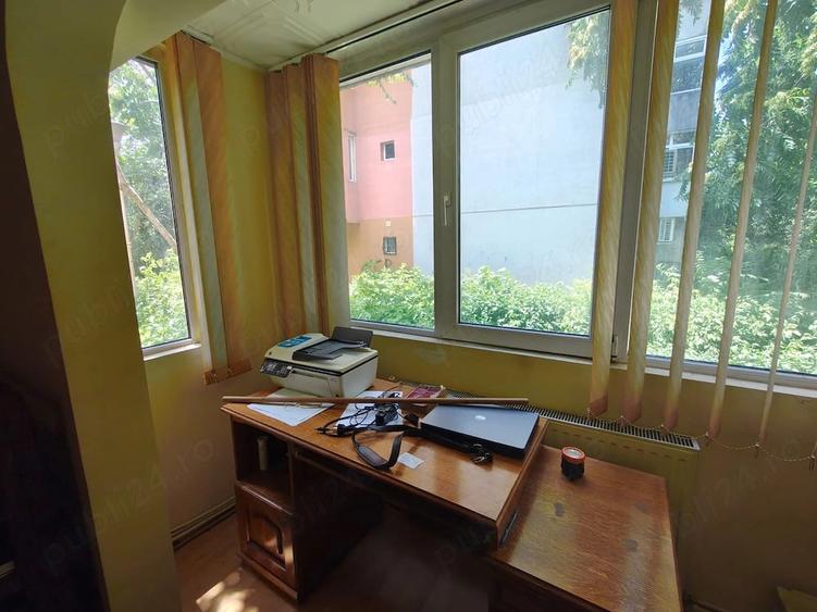 Apartament cu 3 camere decomandat în Mihai Bravu