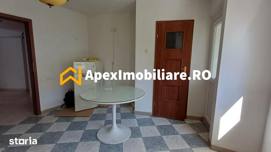 Apartament 4 camere de vanzare Unirii Parcare Privata / Garaj - 11
