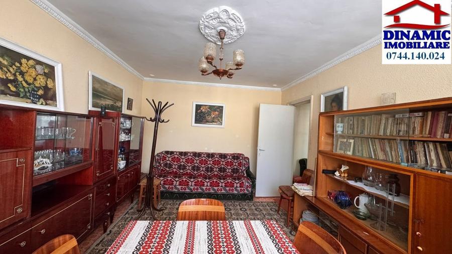 Apartament cu 2 camere decomandat în Precista