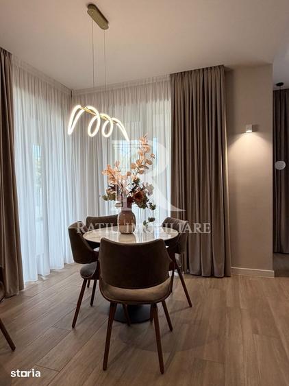 Casă cu 8 camere cu Teren 1100 Mp în Sânmartin