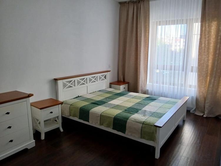 Apartament cu 3 camere decomandat în Metalurgiei