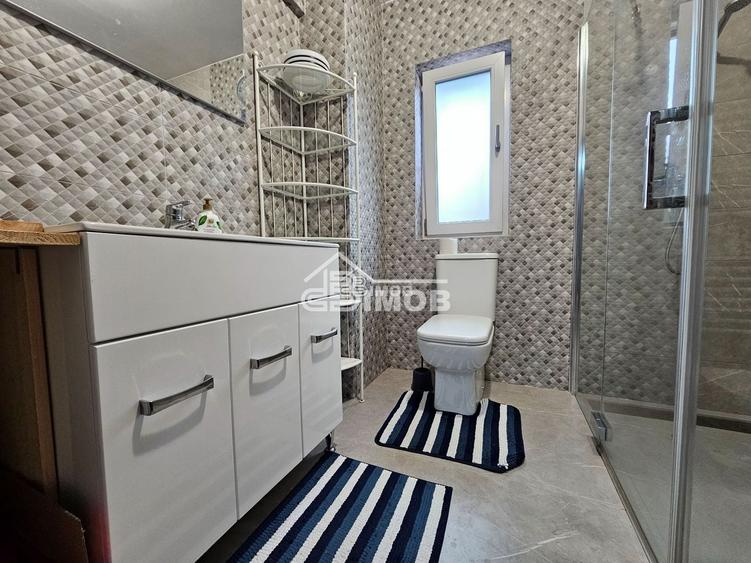 Apartament cu 2 camere decomandat, mobilat în Micro 3